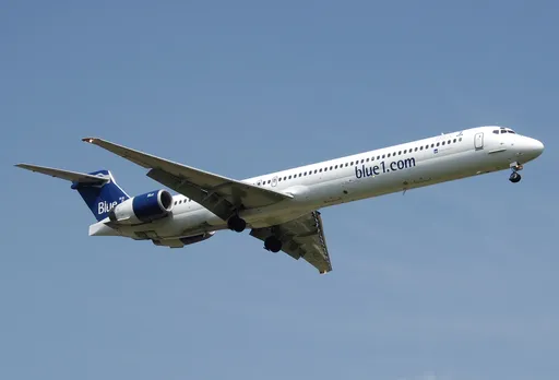 McDonnell Douglas MD-90