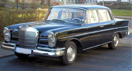 Mercedes-Benz Fintail 220 SE