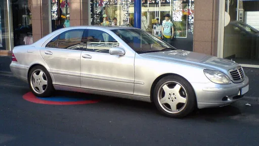 Mercedes-Benz S-Class W220 (S 65 AMG)