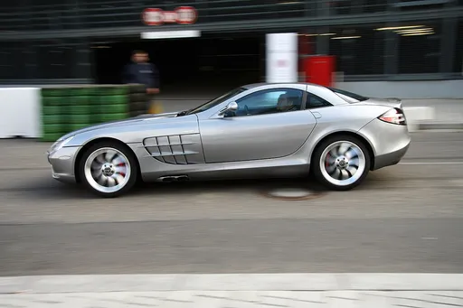 Mercedes-Benz SLR McLaren