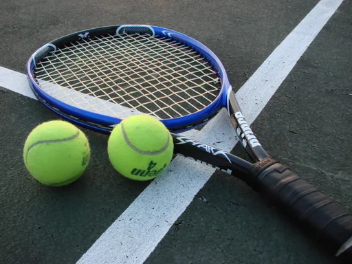 Tennis racket